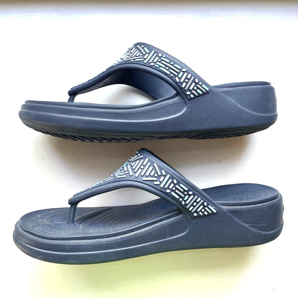 Crocs Women's Monterey Embellished Wedge Sz 9 Flip Flops Sandals - Picture 6 of 9